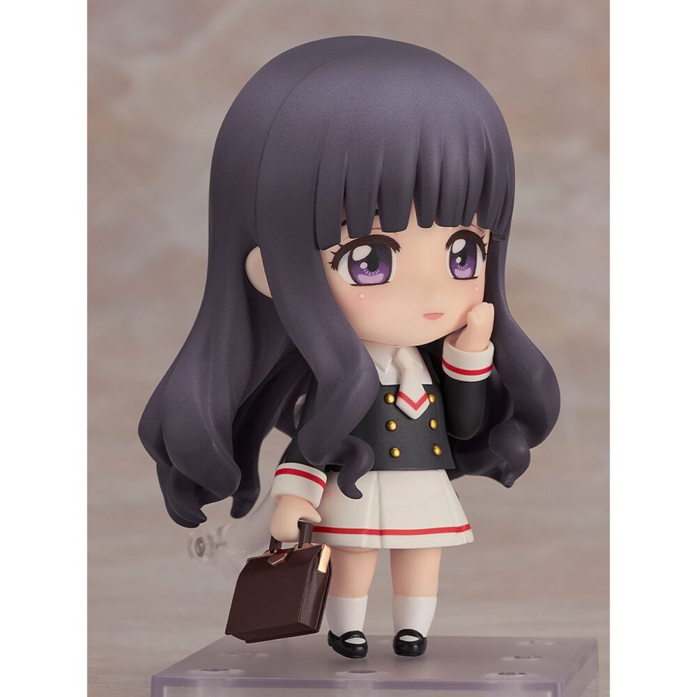 Tomoyo daidouji tomoeda junior high uniform cardcaptor sakura: clear card nendoroid. Good smile company lanza la figura de la colección nendoroid de tomoyo daidouji con su uniforme escolar, basada en el anime "cardcaptor sakura: clear card". Esta figura articulada de aproximadamente 10 cm de altura incluye 3x placas faciales (sonriente, alegre e ilusionada), 1x cámara de vídeo, 1x bolso, 1x smartphone y otras piezas opcionales para recrear diversas poses. Incluye base transparente para su exhibición.