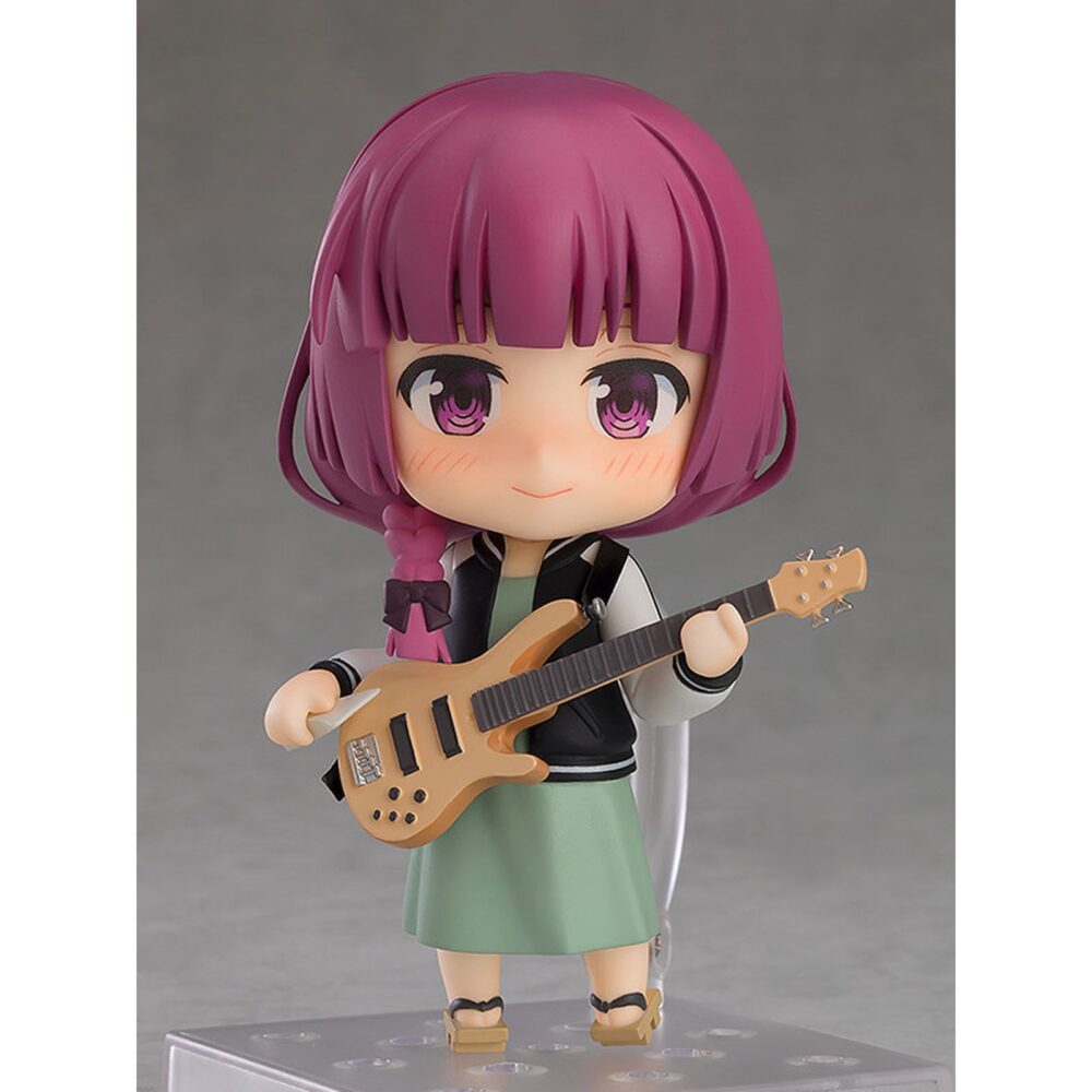 Kikuri hiroi bocchi the rock nendoroid. Good smile company incorpora a su colección nendoroid la figura de kikuri hiroi, bajista y vocalista del grupo musical sick hack del anime "bocchi the rock! ". Esta figura articulada mide aproximadamente 10 cm de altura e incluye una base con soporte transparente para su exposición, 3x placas faciales intercambiables (sonriente, borracha y maniática),1x bajo, 1x "onikoro" y otros accesorios para recrear distintas poses.