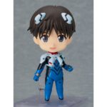 SHINJI IKARI PLUGSUIT VERSION EVANGELION 2.0 YOU CAN NOT ADVANCE NENDOROID. Good Smile Company incopora a su colección Nendoroid la figura de Shinji Ikari, protagonista de la película "Evangelion: 2.0 You Can (Not) Advance", con su icónico plugsuit. Incluye 3x expresiones faciales (alegre, seria y sonriente), junto a 1x caja bento y otros accesorios para recrear distintas escenas. Mide 10 cm e incluye base expositora trasparente.