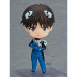 SHINJI IKARI PLUGSUIT VERSION EVANGELION 2.0 YOU CAN NOT ADVANCE NENDOROID. Good Smile Company incopora a su colección Nendoroid la figura de Shinji Ikari, protagonista de la película "Evangelion: 2.0 You Can (Not) Advance", con su icónico plugsuit. Incluye 3x expresiones faciales (alegre, seria y sonriente), junto a 1x caja bento y otros accesorios para recrear distintas escenas. Mide 10 cm e incluye base expositora trasparente.