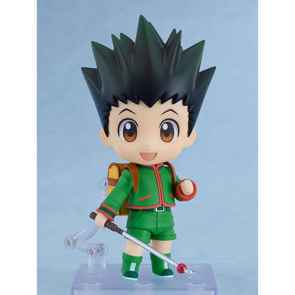 Gon freecss: hunter exam hunter x hunter nendoroid. Good smile company presenta dentro de su línea nendoroid la figura articulada de gon freecss, protagonista del anime "hunter x hunter", vestido para realizar el examen de cazador. Incluye 3x expresiones faciales (alegre, de combate y preocupada) y varios accesorios como 1x mochila, 1x caña de pescar y piezas adicionales para múltiples poses. Mide 10 cm e incluye soporte transparente para exposición.