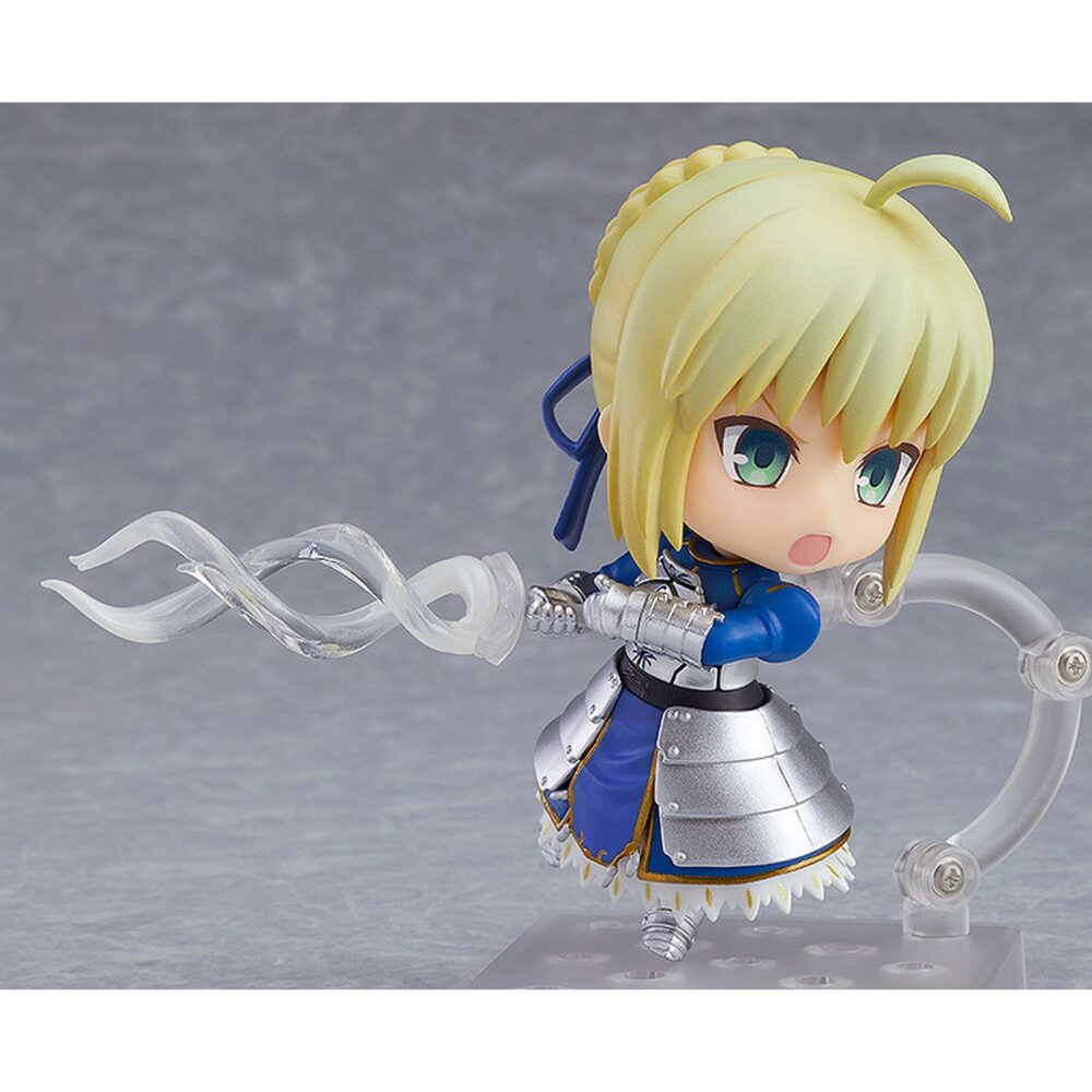 Saber/altria pendragon: true name revealed fate/stay night nendoroid. Good smile company introduce en su colección nendoroid la figura articulada de la heroína saber/altria pendragon en su versión true name revealed, basada en el personaje del videojuego para smartphones "fate grand order". La figura incluye 3x placas faciales intercambiables (galante, gritando y sonriendo amistosamente), 3x de sus poderosas armas (excalibur, avalon y invisible air) y 1x base transparente para su exhibición. Mide aproximadamente 10 cm de altura y está fabricada en pvc y abs.