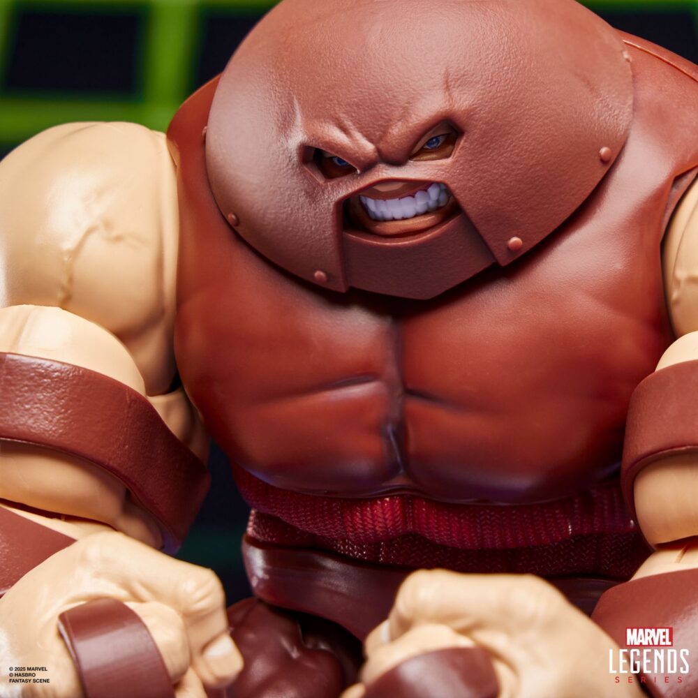 Juggernaut gamerverse marvel legends series. Hasbro incorpora a la línea gamerverse de la colección marvel legends series esta figura articulada de juggernaut basada en su aparición como luchador en la saga de videojuegos "marvel vs capcom". Su altura real alcanza los 22 cm, y ofrece un diseño premium con 20 puntos de articulación que permiten recrear poses dinámicas. Incluye x2 manos alternativas y 1x efecto de golpeo. Se presenta en una caja con ventana con diseño retro. Unidades limitadas.