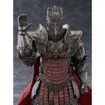 ARISEN DRAGON´S DOGMA 2 FIGMA. Max Factory suma a la colección Figma esta figura articulada de Arisen, protagonista del videojuego "Dragon's Dogma 2". La figura mide aproximadamente 16 cm y viene con múltiples accesorios: 1x Espada de la Virtud, 1x Escudo Continental, 1x corazón en llamas y 4x manos intercambiables que permiten adoptar diferentes poses. Incluye soporte hexagonal transparente para exposición.