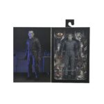 ULTIMATE MICHAEL MYERS HALLOWEEN: THE CURSE OF MICHAEL MYERS. Neca presenta la figura articulada Ultimate Michael Myers basada en la película "Halloween 6: The Curse of Michael Myers" ("Halloween 6: La maldición de Michael Myers" en España). Esta figura mide 18 cm e incluye 2x cabezas intercambiables, 1x máscara removible, 5x manos intercambiables, 1x hacha, 1x machete, 1x palanca, 2x cuchillos de cocina, 1x bolsa de runas, 4x velas de sacrificio, 1x conjunto de jeringas, 1x calabaza y 1x cartel de Strode Realty con la silueta de Michael Myers. Se presenta en una caja con ventana y tapa frontal abatible.