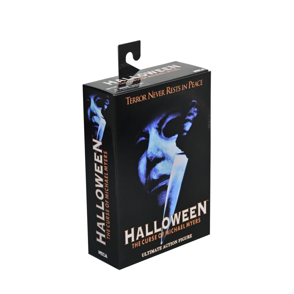 Ultimate michael myers halloween: the curse of michael myers. Neca presenta la figura articulada ultimate michael myers basada en la película "halloween 6: the curse of michael myers" ("halloween 6: la maldición de michael myers" en españa). Esta figura mide 18 cm e incluye 2x cabezas intercambiables, 1x máscara removible, 5x manos intercambiables, 1x hacha, 1x machete, 1x palanca, 2x cuchillos de cocina, 1x bolsa de runas, 4x velas de sacrificio, 1x conjunto de jeringas, 1x calabaza y 1x cartel de strode realty con la silueta de michael myers. Se presenta en una caja con ventana y tapa frontal abatible.