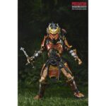 ULTIMATE SAMURAI PREDATOR PREDATOR: HUNTING GROUNDS. Del exitoso videojuego de 2020 Predator: ¡Hunting Grounds! Samurai Predator era un Yautja legendario que antaño cazaba a los hábiles guerreros que protegían el Japón feudal. Para honrar a sus presas, decoró su armadura y su máscara para parecerse a ellos y empuñó sus armas. Esta figura de acción Ultimate Samurai Predator a escala de 7 pulgadas de NECA está equipada con cabezas intercambiables con y sin máscara, katana, combisticks plegados y extendidos, plasmacaster articulado y manos intercambiables. Se presenta en una caja con ventana apta para coleccionistas con solapa frontal abatible.