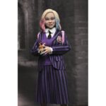 WEDNESDAY ADDAMS (NEVERMORE UNIFORM) AND ENID. Neca lanza este pack doble de figuras articuladas de 20 cm de Wednesday Addams (Miércoles Addams en España) y Enid Sinclair, basado en sus apariciones en la serie de Netflix "Wednesday". Ambas figuras visten ropa de tela detallada que representa con fidelidad los uniformes de la Academia Nunca Más. Pertenecen a la colección Clothed Action y están completamente articuladas para múltiples opciones de exhibición. El set incluye 3x pares de manos intercambiables, 2x libros y 1x mochila.