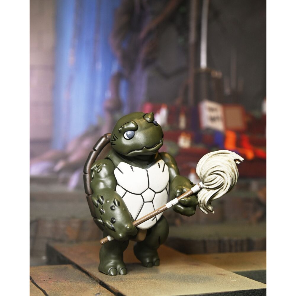 Ultimate casey marie with baby odyn & uno teebage mutant ninja turtles: the last ronin. De la serie de cómics de las tortugas ninja, ¡el último ronin: los años perdidos ! La historia de la primera misión del último ronin continúa mientras se revelan nuevos secretos del pasado de las tortugas. Vestida con su traje de sensei, ultimate casey marie se une al adorable bebé odyn y al travieso bebé uno. ¡estas figuras de acción neca de 18 cm, altamente detalladas y articuladas, presentan esculturas completamente nuevas! Los accesorios incluyen una fregona para odyn y manos y velas adicionales para casey marie en memoria de su familia fallecida. Viene en un empaque ideal para coleccionistas con ilustraciones originales del artista de el último ronin, ben bishop.