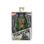 HUNTER LEO TEENAGE MUTANT NINJA TURTLES MIRAGE COMICS. Neca presenta la figura articulada Hunter Leo basada en los cómics originales de "Teenage Mutant Ninja Turtles"  de Mirage Studios. Esta figura mide 18 cm e incluye 1x arco, 1x carcaj para sus armas, 3x flechas, 1x espada, 4x manos intercambiables y 1x cuchillo. Se presenta en una caja con ventana con ilustraciones de Kevin Eastman.