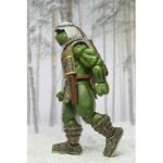 HUNTER LEO TEENAGE MUTANT NINJA TURTLES MIRAGE COMICS. Neca presenta la figura articulada Hunter Leo basada en los cómics originales de "Teenage Mutant Ninja Turtles"  de Mirage Studios. Esta figura mide 18 cm e incluye 1x arco, 1x carcaj para sus armas, 3x flechas, 1x espada, 4x manos intercambiables y 1x cuchillo. Se presenta en una caja con ventana con ilustraciones de Kevin Eastman.