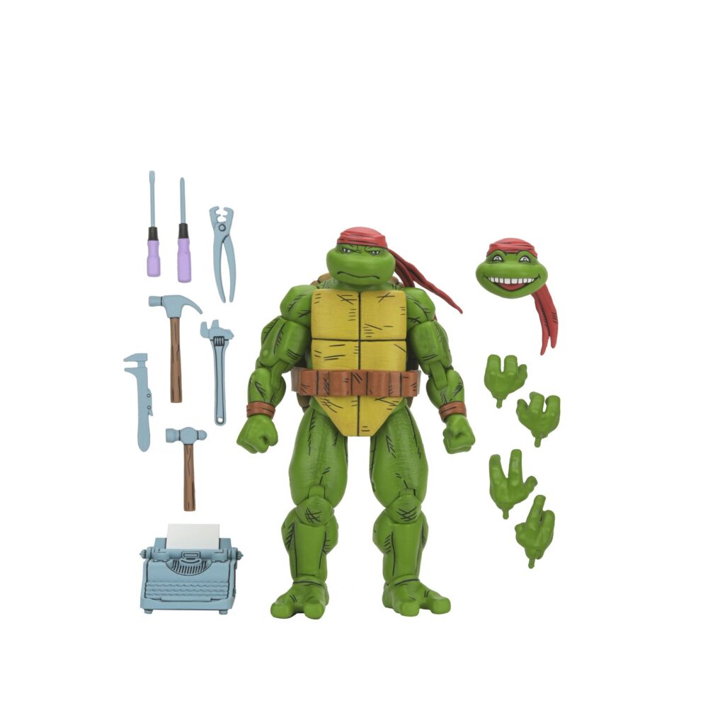 HANDYMAN DONATELLO TEENAGE MUTANT NINJA TURTLES MIRAGE COMICS. Neca introduce la figura articulada Handyman Donatello basada en los cómics originales de "Teenage Mutant Ninja Turtles" de Mirage Studios. Esta figura mide 18 cm e incluye 2x cabezas intercambiables, 4x manos intercambiables, 1x cinturón de herramientas, 1x máquina de escribir, 2x martillos, 2x destornilladores y 3x herramientas adicionales. Se presenta en una caja con ventana con ilustraciones de Kevin Eastman.
