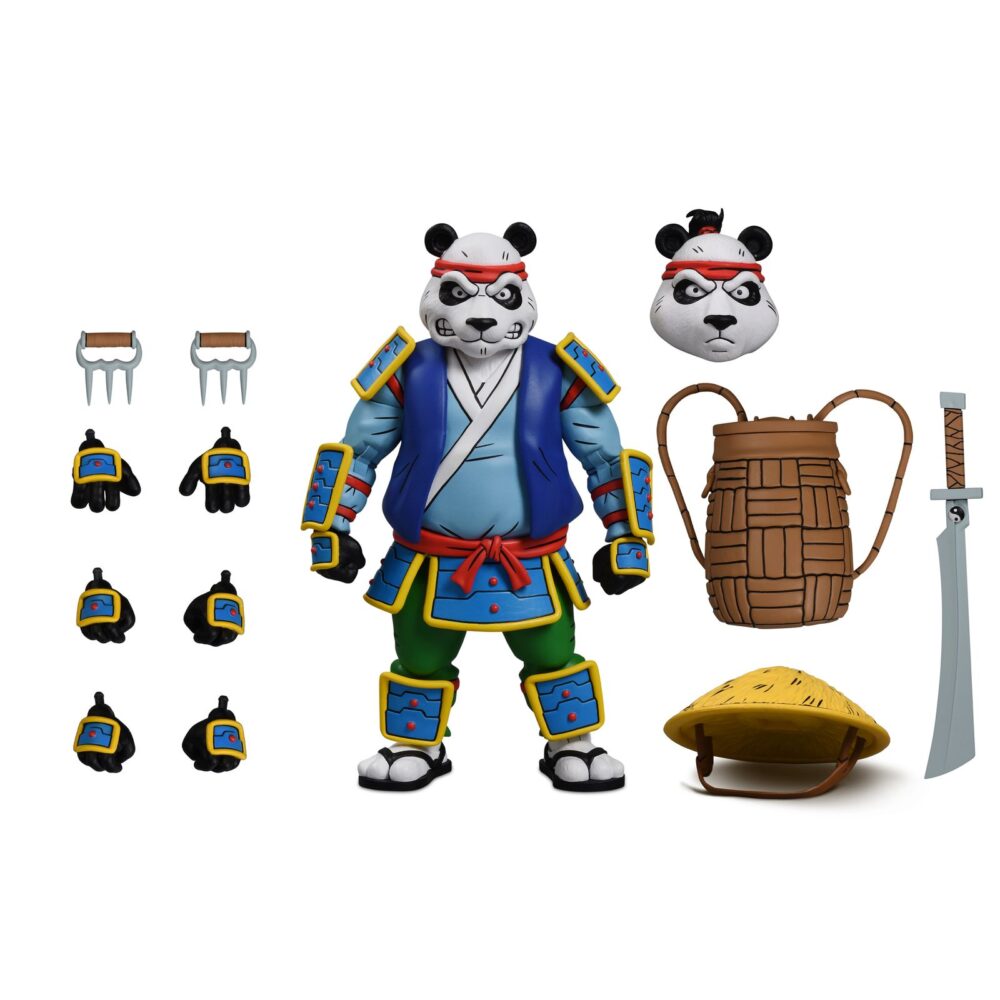 ULTIMATE PANDA KHAN TEENAGE MUTANT NINJA TURTLES CARTOON. Neca, en colaboración con Gaelstone Media, presenta la esperada figura Ultimate Panda Khan basada en la serie animada "Teenage Mutant Ninja Turtles". Esta figura mide 18 cm e incluye 2x cabezas intercambiables, 4x manos intercambiables, 1x mochila, 1x sombrero de bambú, 1x par de garras y 1x Morning Qi. Las partes superiores de las cabezas también son removibles para colocar el sombrero. Se presenta en una caja con ventana y tapa frontal abatible.