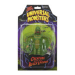CREATURE FROM THE BLACK LAGOON UNIVERSAL MONSTERS TOONY TERRORS. Neca presenta en su línea Toony Terrors la figura articulada a escala del monstruo de la Laguna Negra. Mide 15 cm y está inspirada en el personaje de la película de terror de 1954 “Creature from the Black Lagoon” (“La mujer y el monstruo” en España). Puedes exponerla junto al resto de figuras de esta línea aunque se venden por separado. Lleva la diversión de los dibujos animados del sábado por la mañana a tu colección de terror con estos adorables bichitos. La serie 12 de la línea Toony Terrors de NECA trae más iconos de terror estilizados de Universal Monsters y muchos más. A los fans de las películas de terror clásicas les encantará este surtido de figuras de acción con el Hombre Invisible, la Novia de Frankenstein, la Criatura de la Laguna Negra y el Fantasma de la Ópera. Con una altura de 15 cm, cada figura se vende por separado y se presenta en un blíster.