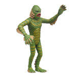 CREATURE FROM THE BLACK LAGOON UNIVERSAL MONSTERS TOONY TERRORS. Neca presenta en su línea Toony Terrors la figura articulada a escala del monstruo de la Laguna Negra. Mide 15 cm y está inspirada en el personaje de la película de terror de 1954 “Creature from the Black Lagoon” (“La mujer y el monstruo” en España). Puedes exponerla junto al resto de figuras de esta línea aunque se venden por separado. Lleva la diversión de los dibujos animados del sábado por la mañana a tu colección de terror con estos adorables bichitos. La serie 12 de la línea Toony Terrors de NECA trae más iconos de terror estilizados de Universal Monsters y muchos más. A los fans de las películas de terror clásicas les encantará este surtido de figuras de acción con el Hombre Invisible, la Novia de Frankenstein, la Criatura de la Laguna Negra y el Fantasma de la Ópera. Con una altura de 15 cm, cada figura se vende por separado y se presenta en un blíster.