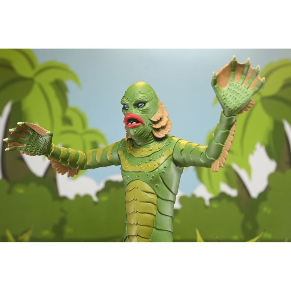 Creature from the black lagoon universal monsters toony terrors. Neca presenta en su línea toony terrors la figura articulada a escala del monstruo de la laguna negra. Mide 15 cm y está inspirada en el personaje de la película de terror de 1954 “creature from the black lagoon” (“la mujer y el monstruo” en españa). Puedes exponerla junto al resto de figuras de esta línea aunque se venden por separado. Lleva la diversión de los dibujos animados del sábado por la mañana a tu colección de terror con estos adorables bichitos. La serie 12 de la línea toony terrors de neca trae más iconos de terror estilizados de universal monsters y muchos más. A los fans de las películas de terror clásicas les encantará este surtido de figuras de acción con el hombre invisible, la novia de frankenstein, la criatura de la laguna negra y el fantasma de la ópera. Con una altura de 15 cm, cada figura se vende por separado y se presenta en un blíster.