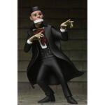 THE PHANTOM OF THE OPERA UNIVERSAL MONSTERS TOONY TERRORS. Neca suma a su colección Toony Terrors la figura articulada a escala de Erik, el fantasma de la Ópera de París. Mide 15 cm y está inspirada en el personaje de la película de terror mudo de 1925 "The Phantom of the Opera"  ("El fantasma de la ópera" en España).  Lleva la diversión de los dibujos animados del sábado por la mañana a tu colección de terror con estos adorables bichitos. La serie 12 de la línea Toony Terrors de NECA trae más iconos de terror estilizados de Universal Monsters y muchos más. A los fans de las películas de terror clásicas les encantará este surtido de figuras de acción con el Hombre Invisible, la Novia de Frankenstein, la Criatura de la Laguna Negra y el Fantasma de la Ópera. Con una altura de 15 cm, cada figura se vende por separado y se presenta en un blíster.