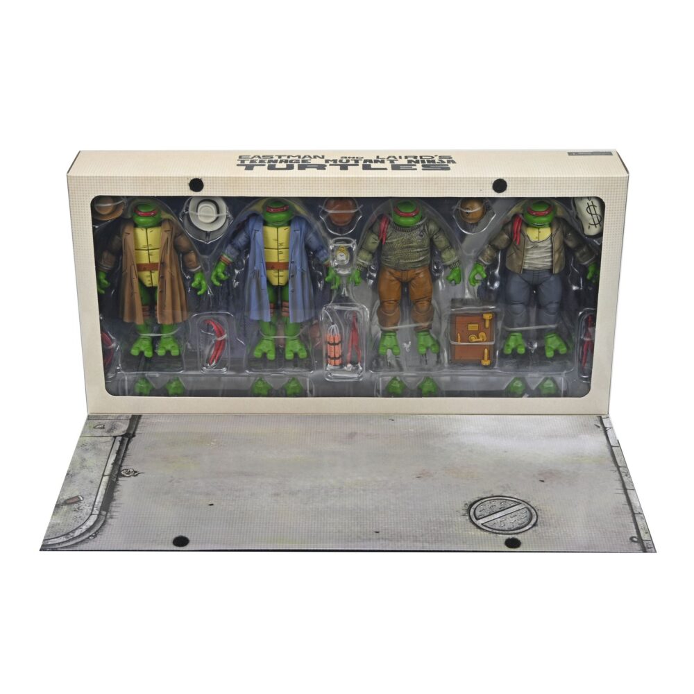 Gangster turtles teenage mutant ninja turtles mirage comics. Neca presenta el pack exclusivo de 4 figuras articuladas de las gangster turtles, basado en el número 14 del cómic original "teenage mutant ninja turtles" publicado por mirage studios. El set está compuesto por las figuras de 18 cm de altura de leonardo, donatello, raphael y michelangelo, con nuevas expresiones compatibles con packs anteriores. Incluye 4x pares de manos intercambiables, 4x sombreros, 4x cintas colgantes para los antifaces, 1x reloj de bolsillo, 1x cartuchos de dinamita, 1x caja fuerte y 1x bolsa de dinero. Cada figura cuenta con detalles inspirados en dicho cómic y se presentan en una caja con ventana y solapa, con ilustraciones originales de kevin eastman.