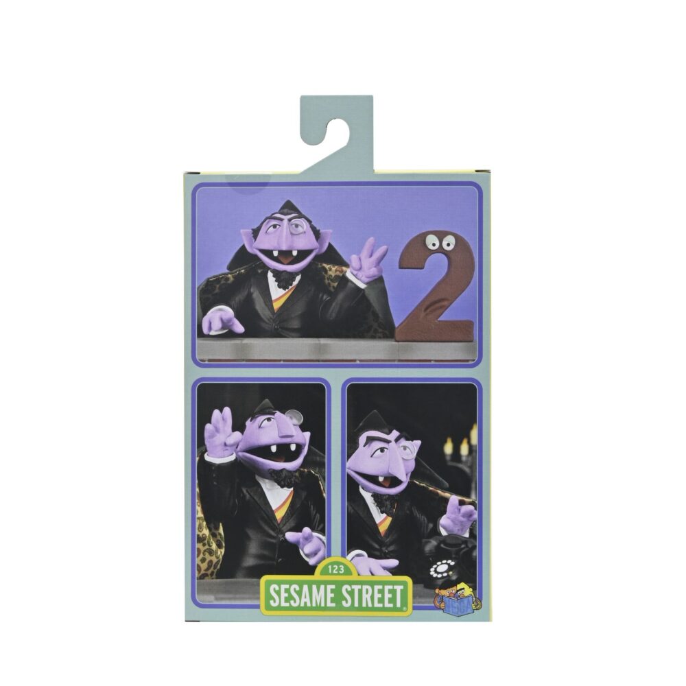 Ultimate el conde draco sesame street. Prepárate para contar hasta hartarte con el tercer ultimate de la línea sesame street de neca. El conde apareció por primera vez en la clásica serie de televisión infantil en 1972, y su entusiasmo por contar cualquier cosa y todo lo ha convertido en un favorito de los fans desde entonces. Tú también te divertirás contando todos los puntos de articulación de esta figura de acción a escala de 7 pulgadas, ¡27 para ser exactos! El conde viene con varios accesorios, como una cabeza alternativa, cinco manos intercambiables, una capa de tela, un candelabro, un teléfono y el número 2. Se presenta en una caja con ventana apta para coleccionistas con solapa frontal abatible. Neca es una marca destacada en el mercado de figuras coleccionables, reconocida por su dedicación a la calidad y al detalle. Sus productos abarcan una amplia gama de franquicias icónicas de películas, televisión, videojuegos y cómics, ofreciendo figuras que son tanto visualmente impresionantes como meticulosamente diseñadas. Utilizando materiales de alta calidad y técnicas de fabricación avanzadas, neca garantiza que cada figura no solo sea una representación fiel del personaje, sino también duradera y resistente.