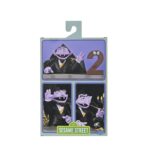 ULTIMATE EL CONDE DRACO SESAME STREET. Prepárate para contar hasta hartarte con el tercer Ultimate de la línea Sesame Street de NECA. El Conde apareció por primera vez en la clásica serie de televisión infantil en 1972, y su entusiasmo por contar cualquier cosa y todo lo ha convertido en un favorito de los fans desde entonces. Tú también te divertirás contando todos los puntos de articulación de esta figura de acción a escala de 7 pulgadas, ¡27 para ser exactos! El Conde viene con varios accesorios, como una cabeza alternativa, cinco manos intercambiables, una capa de tela, un candelabro, un teléfono y el número 2. Se presenta en una caja con ventana apta para coleccionistas con solapa frontal abatible. NECA es una marca destacada en el mercado de figuras coleccionables, reconocida por su dedicación a la calidad y al detalle. Sus productos abarcan una amplia gama de franquicias icónicas de películas, televisión, videojuegos y cómics, ofreciendo figuras que son tanto visualmente impresionantes como meticulosamente diseñadas. Utilizando materiales de alta calidad y técnicas de fabricación avanzadas, NECA garantiza que cada figura no solo sea una representación fiel del personaje, sino también duradera y resistente.
