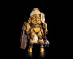 HYLOR CRYN COSMIC LEGIONS: OXKREWE BOOK. Hylor Cryn, en su día empleado de la División Empírica de la Unión de Comerciantes, formó parte de un equipo de doble operación enviado a una sección remota de Thyrimos para investigar una anomalía espacial. Se sospechaba que esta anomalía era la causa de que varias naves T.U.5.C.C. hubieran desaparecido mientras realizaban misiones en esa zona. Hylor y su compañero detectaron el problema en cuanto entraron en el Cuarto Anillo, pero por desgracia para la pareja de empíricos de la T.U.5.C.C., la detección y comprensión de la anomalía no fue suficiente para salvarles de ser víctimas de ella. Los instrumentos de su nave fallaron y se estrellaron en un planeta llamado Thraxxon. Recuperando todo el equipo de la T.U.5.C.C. que pudieron, incluyendo un par de trajes de ambiente hostil y un pequeño arsenal de armamento y equipo defensivo, la pareja abandonó su nave dañada y se adentró en el duro terreno de Thraxxon.