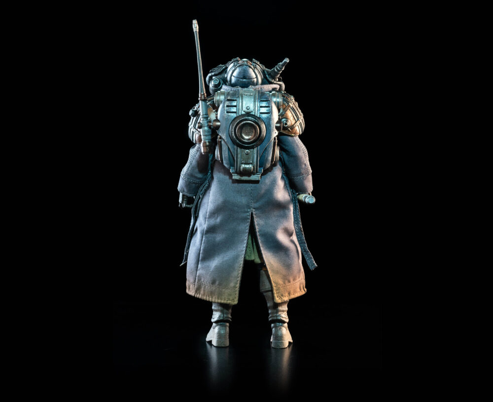 Cosmic legions: oxkrewe book one thraxxon figura kurnn ray.  aliviados por haber sobrevivido a múltiples amenazas a su campamento, la oxkrewe se toma unos momentos para celebrar y reconocer que, a pesar de todas las dificultades que han enfrentado desde el accidente, tienen suerte de seguir juntos. Al final de la celebración, la tripulación avista a un extraño en el horizonte. Fuertemente armado y bien equipado, este misterioso personaje parece estar vigilando el campamento, pero antes de que la oxkrewe pueda investigar, el extraño desaparece. Kurnn ray sabe que la han visto, algo que esperaba evitar mientras intentaba investigar lo que claramente era el lugar del accidente de una nave. Al ver a los supervivientes y su campamento, sabe que debe informar de inmediato. Encuentra un escondite en la base del thraxxface, se quita el casco y el grueso abrigo mientras enciende su equipo de comunicaciones. Ese equipo es arcaico, pero funciona mientras escribe un mensaje a su gente. "intrusos aquí. ¡vengan! ", escribe. Una luz parpadea, confirmando que el mensaje ha sido recibido y que su gente está en camino.
