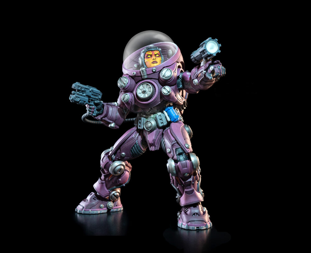 Cosmic legions: oxkrewe book one thraxxon figura uularia speer (deluxe). Uularia y su esposo, vellok, han trabajado para la corporación aexor3 como especialistas en recuperación durante muchos ciclos. Como navegante del qorgonox, el trabajo de uularia es trazar un camino seguro para la "oxkrewe" adondequiera que sus misiones los lleven. Se toma este rol muy en serio, ya que los miembros de la tripulación que viajan con ella son más que simples compañeros de trabajo: son su familia elegida, y ella es la madre protectora cuya tarea es mantenerlos en el camino correcto. Varada en un planeta extraño con equipo limitado y menos recursos, uularia reconstruye piezas rotas de tecnología de navegación, y finalmente descubre que se encuentran en un planeta llamado thraxxon, en las profundidades del cuarto anillo del cosmerrium. Mientras su esposo está profundamente concentrado en los desafíos que les esperan, uularia lucha por asimilar la situación, sintiendo de alguna manera que ella podría ser responsable de que su nave se desviara de su rumbo y de que su familia sufra por ese error.