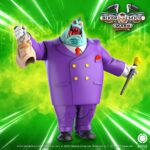 LIMBURGER BIKER MICE FROM MARS.  Lawrence Lactavius ​​Limburger, un intrigante con cara de pez y más apestoso que el queso mohoso, es el malvado líder plutarkiano del golpe de estado en Chicago. Disfrazado de empresario humano, Limburger ha engañado a los ciudadanos de Chicago haciéndoles creer que acabará con el crimen. En realidad, ordena a sus excéntricos secuaces, Greasepit y al Dr. Karbunkle, que desmantelen la ciudad de sus recursos naturales. Los Ratones Motoristas conocen la verdadera misión de Limburger: agotar los recursos de la Tierra para el Alto Presidente de su planeta natal, Plutark, tal como lo hizo en Marte. Si los Ratones Motoristas logran superar el hedor rancio de Limburger, ¡es hora de azotar a la gente! ¡Que alguien le traiga desodorante a este ladrón! Los Motoratones de Marte, también conocidos como "Biker Mice from Mars", es un emocionante viaje interplanetario lleno de aventura, velocidad y diversión. Esta serie animada, que debutó en la década de 1990, presenta a tres ratones intrépidos y motorizados que han dejado una marca indeleble en la cultura pop.