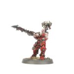 REGIMENT OF RENOWN: THE RED REVELATION WARHAMMER AGE OF SIGMAR. Toda una vida de matanzas ha llevado a Zarxor Ojo Infernal a perseguir un único objetivo: experimentar la batalla en todas sus formas y vislumbrar el verdadero rostro del Dios Rojo. Lo siguen quienes comparten su afán apocalíptico, mortales arrastrados a la locura de la batalla por la oratoria del predicador. Con este kit puedes montar La Revelación Roja, un regimiento de renombre para tus ejércitos de Discípulos de Tzeentch, Agusanados de Nurgle, Hedonitas de Slaanesh, Esclavos de la Oscuridad o Skaven de Warhammer Age of Sigmar. También es perfecta para empezar una nueva colección o ampliar tu ejército de Filos de Khorne de una forma más económica que comprando los kits por separado. Lidera la fuerza un Sacerdote Carnicero, rebosante de poder y armado con una enorme hacha a dos manos, que se lanza al combate para reclamar cráneos. Lo siguen una unidad de Saqueasangres y otra de Siegacráneos armados hasta los dientes.