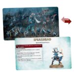 WARSCROLL CARDS: IDONETH DEEPKIN (ESPAÑOL) WARHAMMER AGE OF SIGMAR. Los Profundos Idoneth marchan a la guerra con una potente mezcla de guerreros, desde rápida caballería a lomos de anguilas a siervos ciegos que marchan hacia la luz mágica de las almas frescas. Al combinarlos forman un ejército temible que no lucha por territorio ni gloria, sino por su pura supervivencia, y la única forma de garantizarla es con una fecunda cosecha de almas. Este set de 27 tarjetas te ayudará a llevar un seguimiento de tus Profundos Idoneth en partidas de Warhammer Age of Sigmar. Hay tarjetas de unidad individuales para cada unidad, elemento de terreno de facción y manifestación de facción, con sus perfiles, equipo, opciones y habilidades especiales. Son la forma ideal de comprobar fácilmente la información clave en el fragor de la batalla. También encontrarás tarjetas de unidad especiales para partidas de Punta de lanza.