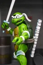 APRIL AS THE 5TH TURTLE TEENAGE MUTANT NINJA TURTLES ADVENTURES ARCHIE COMICS. Figura articulada, tamaño aprox. 18 cm. Viene con accesorios en una caja con ventana. Como se vio en el número especial de invierno de 1994 de la serie de cómics Teenage Mutant Ninja Turtles Adventures de Eastman y Laird, de Archie Comics. ¿Quién es la misteriosa quinta Tortuga? Pues nada menos que April O'Neil. Esta figura de acción NECA a escala de 7 pulgadas cuenta con una espada, una vaina y varias cabezas y manos para ofrecer infinitas posibilidades de exposición. Viene en un embalaje para coleccionistas con ilustraciones del artista original de TMNT Adventures, Ken Mitchroney.