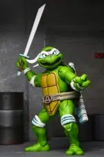 APRIL AS THE 5TH TURTLE TEENAGE MUTANT NINJA TURTLES ADVENTURES ARCHIE COMICS. Figura articulada, tamaño aprox. 18 cm. Viene con accesorios en una caja con ventana. Como se vio en el número especial de invierno de 1994 de la serie de cómics Teenage Mutant Ninja Turtles Adventures de Eastman y Laird, de Archie Comics. ¿Quién es la misteriosa quinta Tortuga? Pues nada menos que April O'Neil. Esta figura de acción NECA a escala de 7 pulgadas cuenta con una espada, una vaina y varias cabezas y manos para ofrecer infinitas posibilidades de exposición. Viene en un embalaje para coleccionistas con ilustraciones del artista original de TMNT Adventures, Ken Mitchroney.