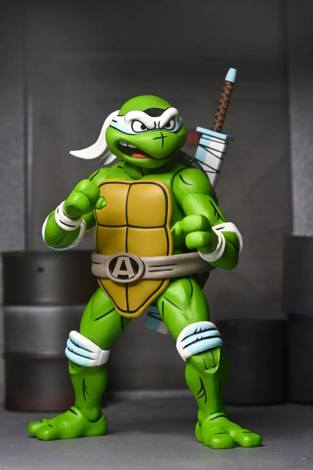 April as the 5th turtle teenage mutant ninja turtles adventures archie comics. Figura articulada, tamaño aprox. 18 cm. Viene con accesorios en una caja con ventana. Como se vio en el número especial de invierno de 1994 de la serie de cómics teenage mutant ninja turtles adventures de eastman y laird, de archie comics. ¿quién es la misteriosa quinta tortuga? Pues nada menos que april o'neil. Esta figura de acción neca a escala de 7 pulgadas cuenta con una espada, una vaina y varias cabezas y manos para ofrecer infinitas posibilidades de exposición. Viene en un embalaje para coleccionistas con ilustraciones del artista original de tmnt adventures, ken mitchroney.