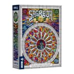 SAGRADA. Es un juego de mesa abstracto, en el que los jugadores tomarán el papel de artistas creadores de vitrales que intentarán producir la pieza más hermosa para exhibirla en el Templo Expiatorio de la Sagrada Familia de Antoni Gaudí. Como artistas, manipularemos piezas de vidrio, que en este juego se representan con dados de diferentes colores y grados de opacidad, indicados por el valor del dado, cuanto más bajo sea su valor, menor será su opacidad.  Al inicio del juego tendremos que elegir de manera aleatoria dos cartas de patrón y un tablero de marco. De las dos cartas de patrón se elige una, que se emplea durante toda la partida y se intentará completar, mientras que la otra se descarta. Este patrón marca algunas opacidades y número de dado que tendremos que conseguir. También, en la parte inferior, se indica su nivel de dificultad, que nos dará útiles fichas de donativos para poder pagar el uso de las cartas de herramienta del juego y que nos ayudarán a modificar restricciones de las reglas. Al inicio de cada partida de Sagrada se colocarán los 90 dados en la bolsa, se elegirá al azar el jugador inicial, que será quien saque de la bolsa, sin mirar, una cantidad de dados igual al doble de jugadores más uno (por ejemplo, si hay 2 jugadores sacaremos 5 dados). La partida se desarrolla en el sentido de las manecillas del reloj y cada jugador puede llevar a cabo las siguientes acciones en cualquier orden: elegir un dado y colocarlo en su vitral teniendo en cuenta que debe estar adyacente a otros dados, usar una carta de herencia pagando su coste en donativos, o pasar un turno sin realizar acciones. Tras el turno del último jugador sigue la ronda, pero en sentido contrario, y los dados restantes van al marcador de ronda, hasta jugar un total de 10 rondas.. Sagrada se puede jugar en modo solitario o con hasta cuatro jugadores, en partidas que duran de 30 a 45 minutos. Es ideal para los amantes de los juegos abstractos como los sudokus o los rompecabezas, ya que intentar armar los patrones con todas las restricciones aplicadas les proporcionará muchas partidas llenas de diversión. Conviértete en un artista del vitral en Sagrada, demuestra que eres quien tienes las mejores dotes artísticas y crea la mejor obra de arte para ser exhibida en el templo de la Sagrada Familia en este juego abstracto de colocación de dados. Consíguelo en tu tienda especializada en juegos de mesa favorita.