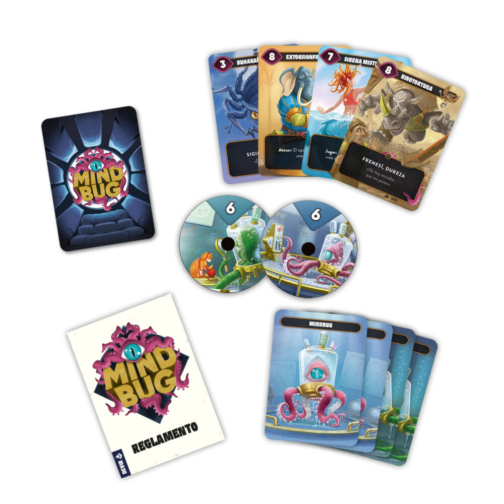 Mindbug.  convoca criaturas únicas y úsalas para combatir y vencer a tu oponente en un duelo de alta intensidad estratégica. Pero ten cuidado, pues en cualquier momento tu rival puede usar uno de sus mindbug para tomar el control de tus monstruos. Obra del legendario richard garfield, creador entre otros muchos juegos del célebre magic: the gathering o king of tokyo, mindbug es un juego de cartas para dos jugadores, a partir de 8 años, que permite partidas de entre 15 y 25 minutos. Dentro de la caja encontraréis 52 cartas con las criaturas más extravagantes que os podáis imaginar. ¿queréis un oso fusionado con una abeja? ¿o un orangután con cabeza de león? Aquí los tenéis. Para empezar a jugar, solo hace falta barajar y repartir. Cada jugador recibe 5 cartas, listas para jugar en la mano, y 5 más que se reservan boca abajo. Este conjunto de 10 cartas forma el plantel de criaturas que enviarás a la batalla con el objetivo de derrotar a tu rival. A continuación, cada jugador toma tres cartas más boca abajo que servirán como marcadores de puntos de vida. Finalmente, cada jugador toma dos cartas de mindbug.