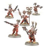 REGIMENT OF RENOWN: THE RED REVELATION WARHAMMER AGE OF SIGMAR. Toda una vida de matanzas ha llevado a Zarxor Ojo Infernal a perseguir un único objetivo: experimentar la batalla en todas sus formas y vislumbrar el verdadero rostro del Dios Rojo. Lo siguen quienes comparten su afán apocalíptico, mortales arrastrados a la locura de la batalla por la oratoria del predicador. Con este kit puedes montar La Revelación Roja, un regimiento de renombre para tus ejércitos de Discípulos de Tzeentch, Agusanados de Nurgle, Hedonitas de Slaanesh, Esclavos de la Oscuridad o Skaven de Warhammer Age of Sigmar. También es perfecta para empezar una nueva colección o ampliar tu ejército de Filos de Khorne de una forma más económica que comprando los kits por separado. Lidera la fuerza un Sacerdote Carnicero, rebosante de poder y armado con una enorme hacha a dos manos, que se lanza al combate para reclamar cráneos. Lo siguen una unidad de Saqueasangres y otra de Siegacráneos armados hasta los dientes.