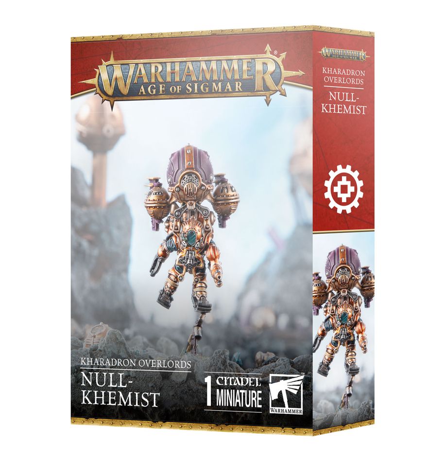Null-khemist warhammer age of sigmar. El anulquimista, envuelto de pies a cabeza en un traje antimagia que funciona con aéter, puede exponerse a los entornos más hostiles de los reinos mortales. Los hechizos y proyectiles arcanos petardean fallidamente ante sus emisores de gas nulo, y cualquiera tan necio como para acercársele demasiado acaba con sus extremidades aplastadas por un cepo neumático. Con este kit multicomponente de plástico puedes montar un anulquimista, un poderoso guerrero volador para tus ejércitos de altos señores kharadron de warhammer age of sigmar. Estos asesinos, especializados en eliminar sacerdotes y magos enemigos con sus extintores de gas nulo y cepos de prospección, son rápidos, difíciles de eliminar y excelentes para liderar una carga agresiva junto a otros elementos aéreos de tu fuerza. El kit contiene 21 piezas de plástico y 1 peana redonda citadel de 40 mm.