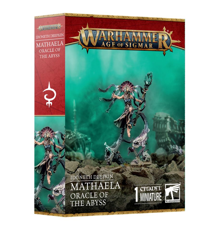 Mathaela, oracle of the abyss warhammer age of sigmar. De carácter misterioso y aterrador, mathaela, oráculo del abismo, solo deja sus profundos dominios sin luz cuando la existencia de los idoneth se ve amenazada. Empuñando la aplastante magia de las profundidades abisales aniquila a sus enemigos y sacude violentamente los reinos marinos. Con este kit multicomponente de plástico puedes montar a mathaela, oráculo del abismo, un ser mágico surgido de las profundidades abisales para tus ejércitos de profundos idoneth de warhammer age of sigmar. Puede manejar a voluntad la fuerza de los océanos y descargarla sobre sus oponentes para acabar incluso con las unidades enemigas más duras. Empuña el mortífero báculo del abismo y se protege con el cardumen abisal. El kit contiene 13 piezas de plástico y 1 peana redonda citadel de 40 mm. La miniatura se proporciona sin montar ni pintar. Recomendamos usar pegamento para plástico citadel y pinturas citadel colour.