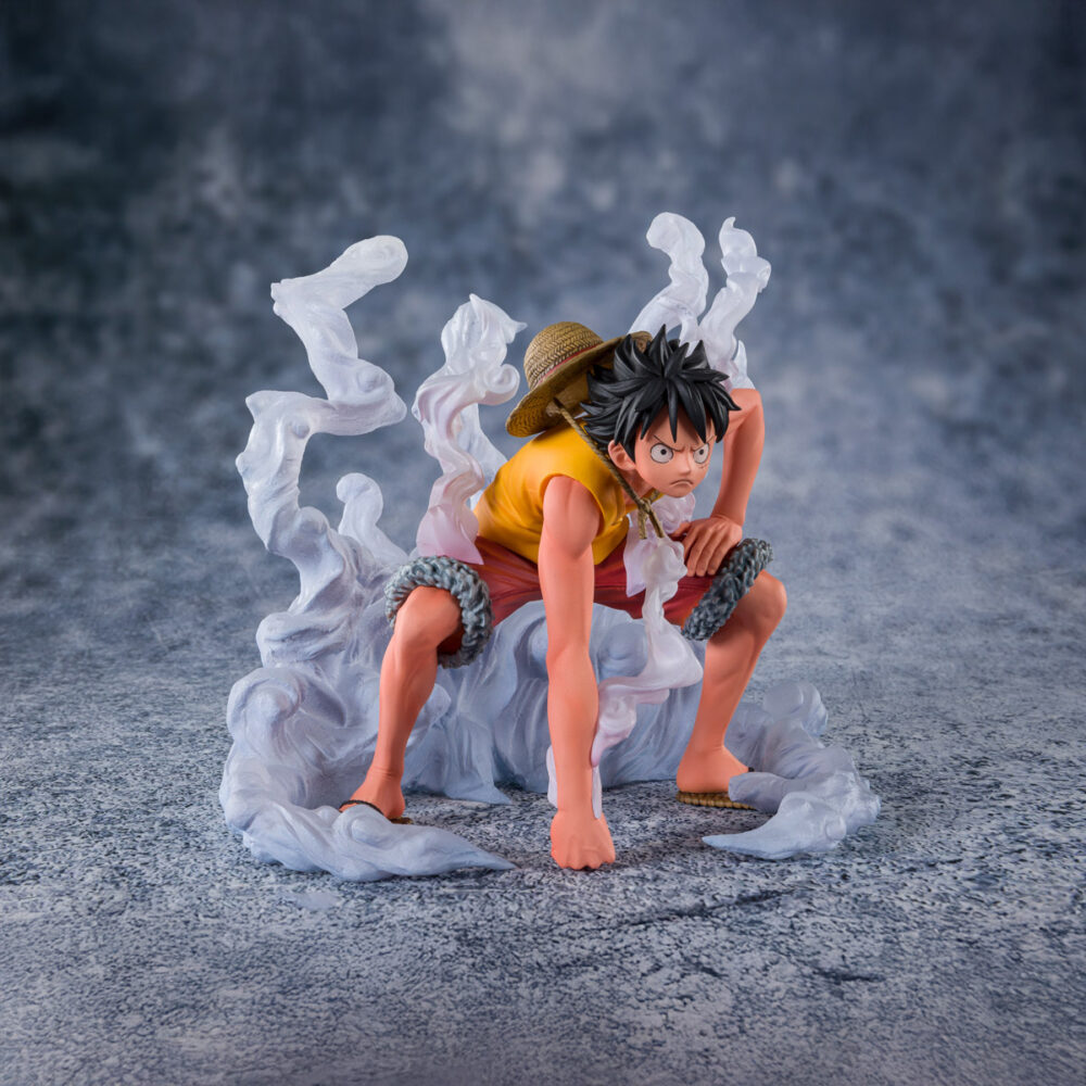 Monkey d luffy summit battle one piece extra battle figuarts zero. Tamashii nations vuelve a presentar, como parte de la colección figuarts zero, la figura extra battle de monkey d. Luffy inspirada en su aparición en el arco argumental de la guerra en la cumbre del anime "one piece". Esta figura estática de 12 cm captura el momento exacto en el que luffy, envuelto en vapor y con la piel al rojo vivo, se lanza con determinación al rescate de ace. Cuenta con un acabado detallado y efectos translúcidos que intensifican el dinamismo del ataque. Se presenta en una base con efectos de vapor para su exposición. Unidades limitadas.