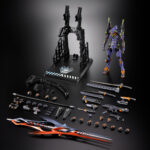 EVA TEST TYPE-01 30TH WITH THE SPEAR OF GAIUS EVANGELION METAL BUILD. Tamashii incorpora a su colección Metal Build esta figura del Evangelion 01 Test Type que conmemora el 30º aniversario de la serie original "Evangelion". La figura mide aproximadamente 22 cm y destaca por su estructura interna de aleación metálica y alto nivel de detalle. Está equipada con una amplia gama de accesorios: 1x cuchillo progresivo, 1x Espada de Exterminio Magoroku con su vaina, 1x Espada de Contraataque con su vaina, 1x rifle con accesorios adicionales, 1x pistola, 1x cable umbilical para la espalda, 1x cabeza con gafas protectoras intercambiable, 1x conjunto de espinilleras reforzadas y 6x pares de manos intercambiables. Además, está preparada para fijar todas estas armas en hombros y muslos. Se incluye una nueva versión de la lanza de Gaius con una longitud que supera los 37 cm, acompañada de un pedestal con el logotipo del aniversario como holograma con acabado foil que incorpora y soportes para sostener con solidez tanto figura como lanza. UNIDADES LIMITADAS.