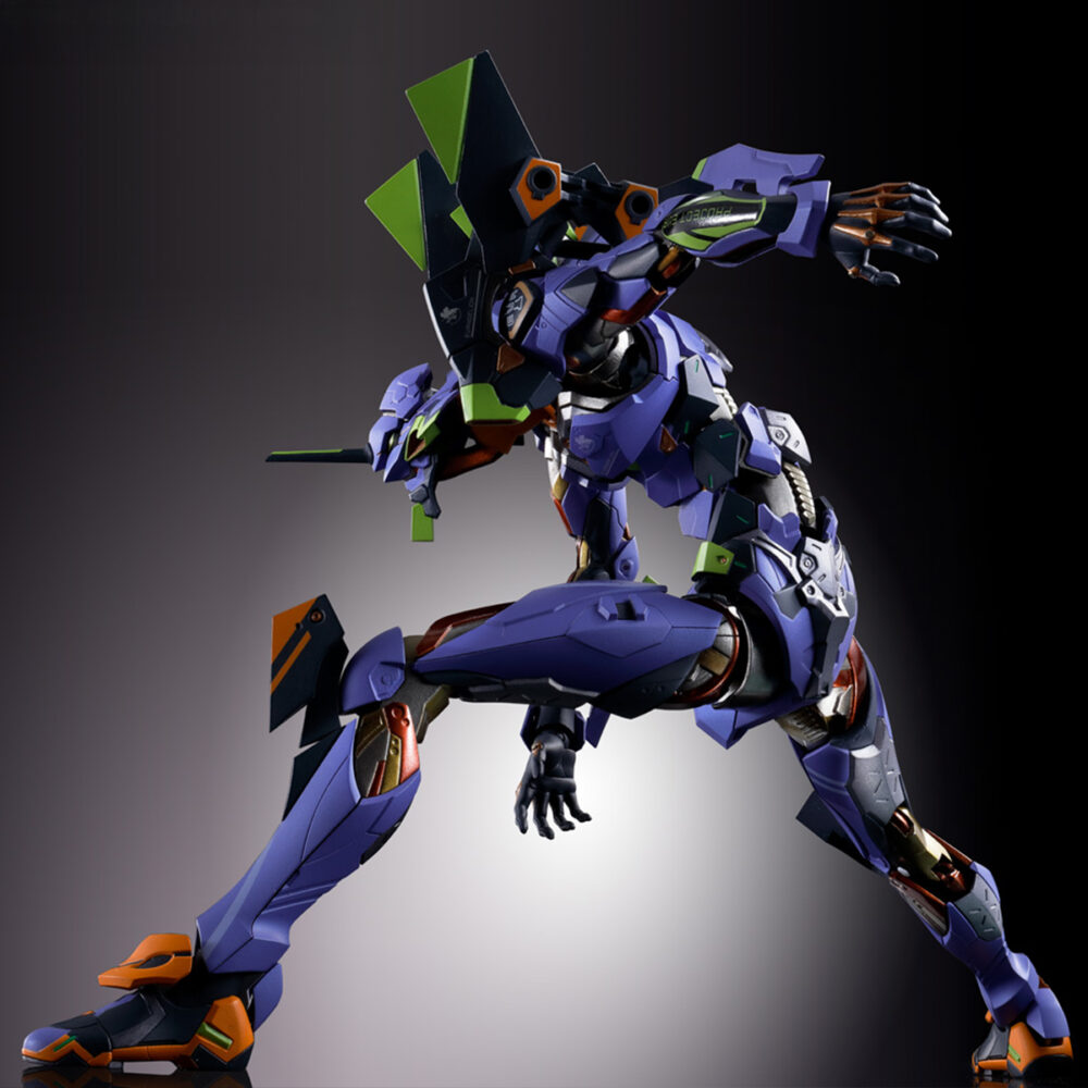 Eva test type-01 30th with the spear of gaius evangelion metal build. Tamashii incorpora a su colección metal build esta figura del evangelion 01 test type que conmemora el 30º aniversario de la serie original "evangelion". La figura mide aproximadamente 22 cm y destaca por su estructura interna de aleación metálica y alto nivel de detalle. Está equipada con una amplia gama de accesorios: 1x cuchillo progresivo, 1x espada de exterminio magoroku con su vaina, 1x espada de contraataque con su vaina, 1x rifle con accesorios adicionales, 1x pistola, 1x cable umbilical para la espalda, 1x cabeza con gafas protectoras intercambiable, 1x conjunto de espinilleras reforzadas y 6x pares de manos intercambiables. Además, está preparada para fijar todas estas armas en hombros y muslos. Se incluye una nueva versión de la lanza de gaius con una longitud que supera los 37 cm, acompañada de un pedestal con el logotipo del aniversario como holograma con acabado foil que incorpora y soportes para sostener con solidez tanto figura como lanza. Unidades limitadas.
