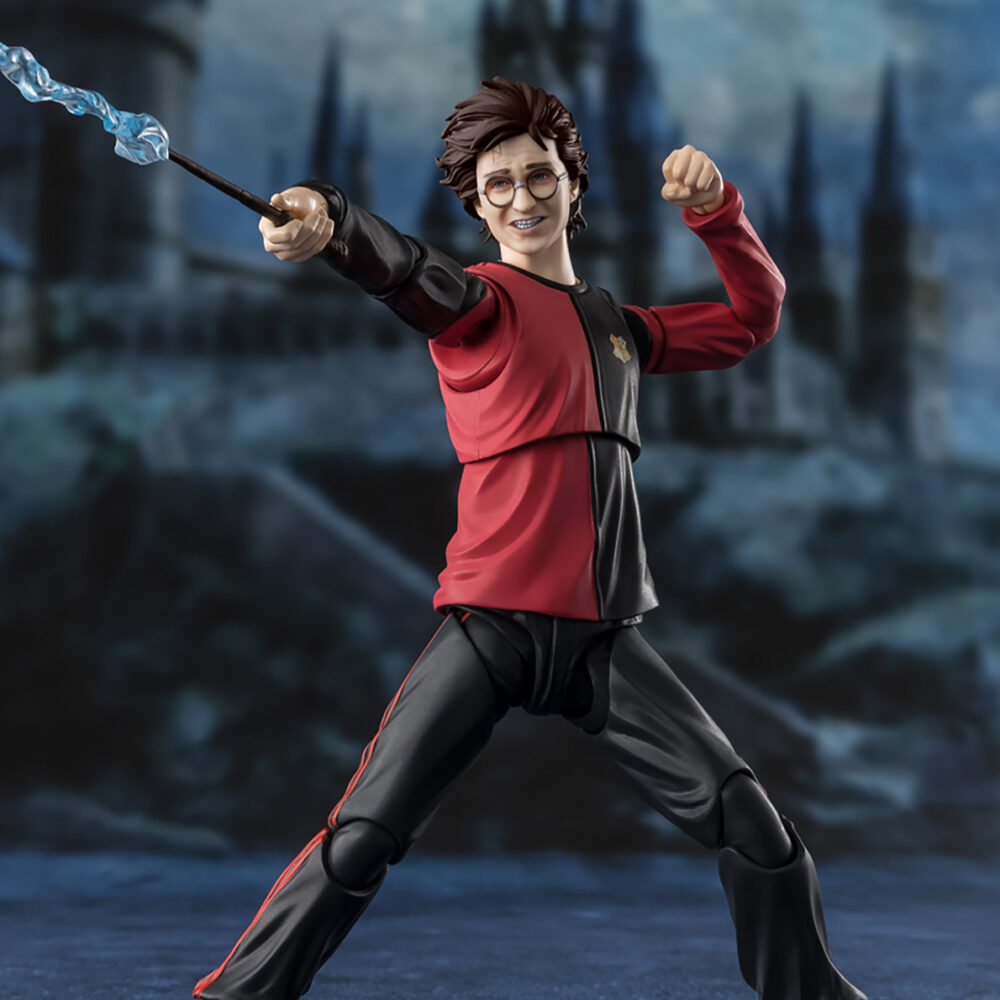 Harry potter and the goblet of fire sh figuarts. Tamashii incorpora a su colección s. H. Figuarts esta figura articulada de harry potter, basada en su aparición en la película de 2005 "harry potter and the goblet of fire" ("harry potter y el cáliz de fuego" en españa). Utiliza la tecnología de coloreado digital de tamashii para reproducir fielmente la textura de la piel y el sombreado del rostro. Incluye diferentes piezas intercambiables: 4x manos, 2x expresiones faciales y 1x cabello. También 1x varita mágica, 1x copa de los tres magos y piezas de efectos mágicos junto a sus pedestales para recrear la escena del combate del final de la película junto a lord voldemort figura 15 cm harry potter and the goblet of fire s. H. Figuarts (se vende por separado). Unidades limitadas.