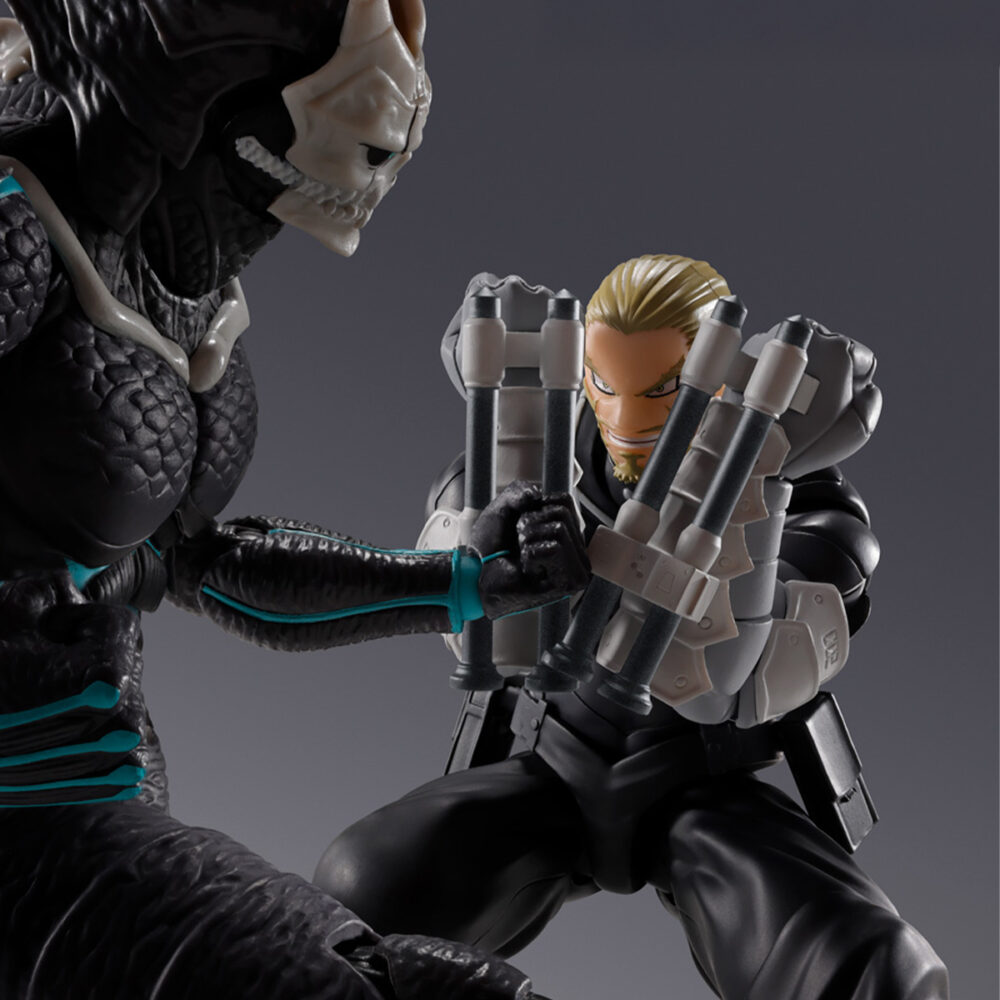 Isao shinomiya kaiju nº8 sh figuarts. Tamashii presenta dentro de su colección s. H. Figuarts la figura articulada de isao shinomiya, personaje del anime "kaiju no. 8". Con una altura de 17 cm, reproduce con precisión sus proporciones y uniforme de combate. Permite recrear escenas de acción gracias a su gran variedad de articulaciones. Incluye 2x pares de manos intercambiables, 2x placas faciales y 1x placa facial como bonus para kaiju no. 8 figura 19 cm kaiju no. 8 s. H. Figuarts (se vende por separado). Unidades limitadas.