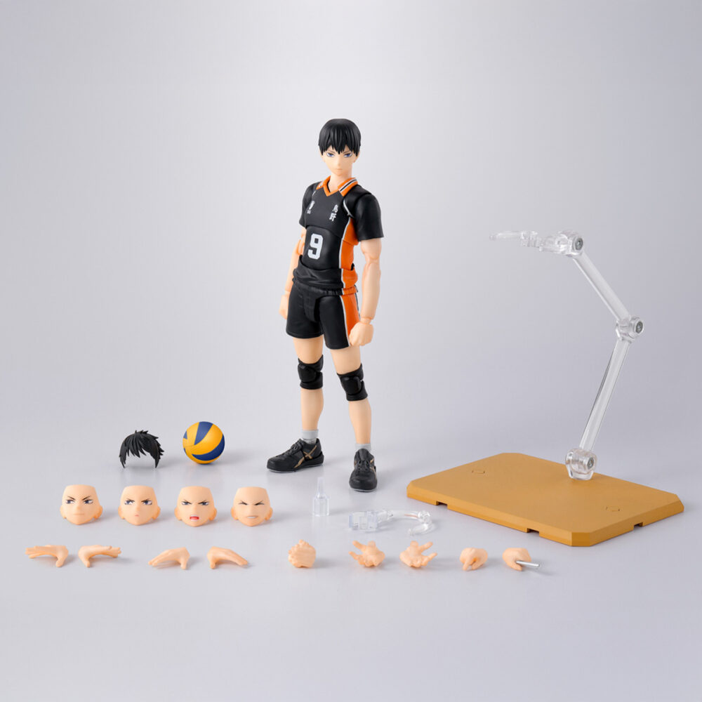 Tobio kageyama haikyu sh figuarts.  tamashii presenta en su línea s. H. Figuarts la figura articulada de tobio kageyama, uno de los personajes principales del anime "haikyu‼". Mide aproximadamente 15,5 cm y permite reproducir poses realistas de voleibol gracias a su detallado diseño y sistema de articulaciones. Incluye 4x pares de manos intercambiables, 1x par de muñecas, 4x placas faciales, 1x pieza de flequillo alternativa, 1x balón de voleibol y 1x base color naranja con varias piezas para poder sostener la figura en diferentes poses. Fabricada en pvc y abs. Puedes exhibirla junto a hinata shoyo haikyu sh figuarts (se venden por separado). Unidades limitadas.