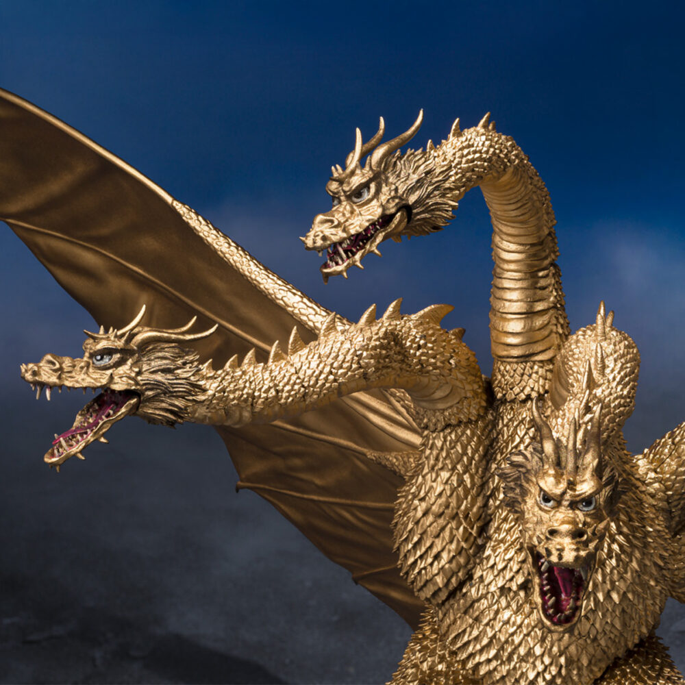 King ghidora 1972 godzilla vs gigan sh monster arts. Tamashii presenta una nueva incorporación a su emblemática línea s. H. Monsterarts: la figura de king ghidorah basada en su aparición en la película de 1972 "godzilla vs. Gigan". Esta impresionante figura articulada está esculpida y coloreada por yuji sakai y reproduce con todo detalle el aspecto del kaiju gracias a la abundante documentación gráfica. Cuenta con articulaciones en diferentes puntos, entre ellos cuellos y cola, lo que permite recrear una enorme variedad de poses. Unidades limitadas.