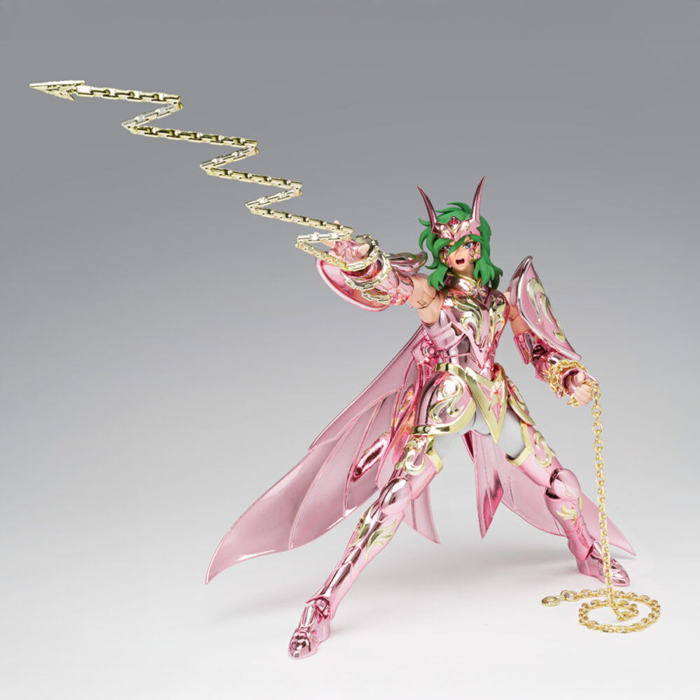 Andromeda shun god cloth saint seiya saint cloth myth ex. Tamashii introduce en la colección saint cloth myth ex la figura de andromeda shun con la god cloth, basada en el anime "saint seiya" ("los caballeros del zodíaco" en españa). Con una altura de 17 cm, esta nueva edición mejora el diseño original de 2009, con una escultura revisada y nuevos acabados metálicos. Incluye 5x pares de manos intercambiables, 4x placas faciales, 1x parte de cabello adicional, 1x set de armadura completa, 1x marco para el modo objeto y 1x set de cadenas nebulares. Fabricada en pvc, abs y metal. Unidades limitadas.