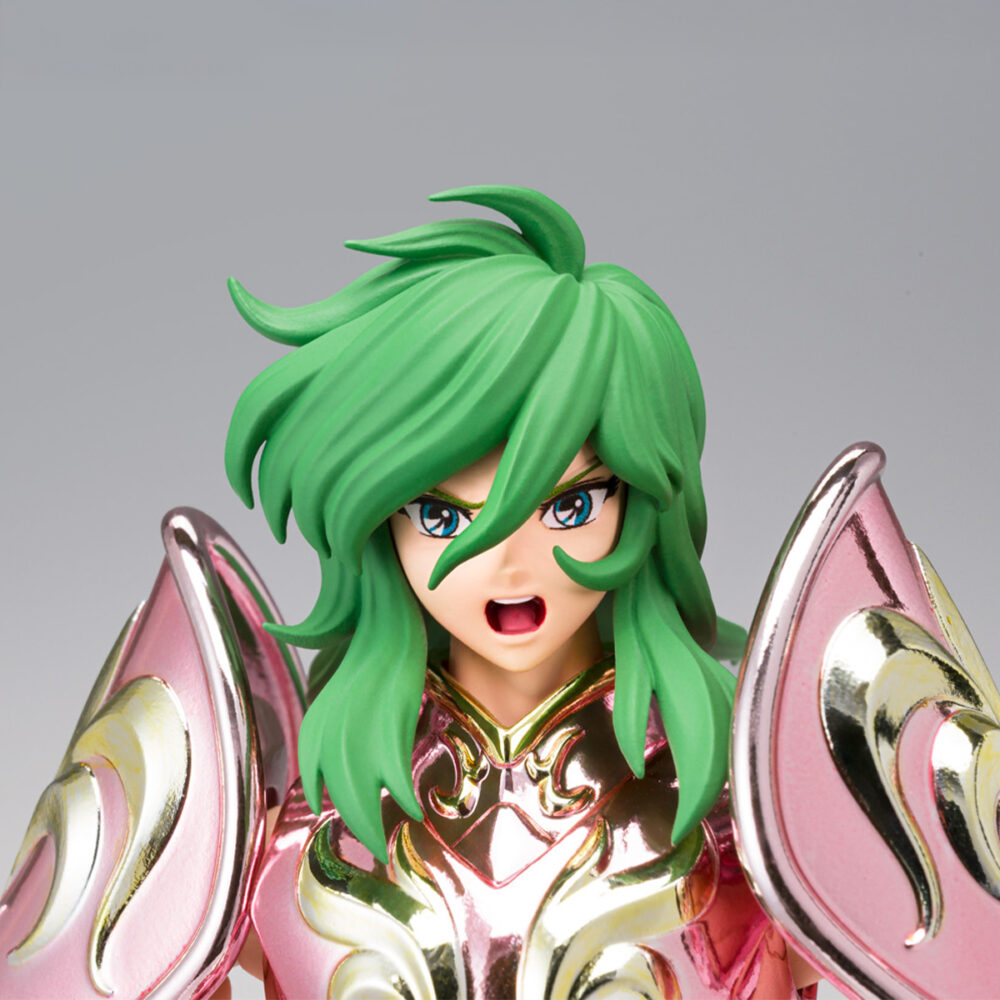 Andromeda shun god cloth saint seiya saint cloth myth ex. Tamashii introduce en la colección saint cloth myth ex la figura de andromeda shun con la god cloth, basada en el anime "saint seiya" ("los caballeros del zodíaco" en españa). Con una altura de 17 cm, esta nueva edición mejora el diseño original de 2009, con una escultura revisada y nuevos acabados metálicos. Incluye 5x pares de manos intercambiables, 4x placas faciales, 1x parte de cabello adicional, 1x set de armadura completa, 1x marco para el modo objeto y 1x set de cadenas nebulares. Fabricada en pvc, abs y metal. Unidades limitadas.
