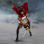 CASCA THE BAND OF THE HAWK BERSERK SH FIGUARTS. Tamashii añade a su colección S.H.Figuarts, la figura articulada de Casca, miembro de la Banda del Halcón en las películas de animación "Berserk: The Golden Age Arch" ("Berserk: La Edad de Oro" en España). El desarrollo de esta figura de 15 cm de altura ha sido supervisado por Studio Gaga y cuenta con unas proporciones realistas, con un rostro fielmente reproducido mediante impresión digital. La armadura se ha coloreado de tal forma que refleja su uso en batalla. Se ha utilizado tela para confeccionar tanto la falda como la capa, esta última con alambre interno que permite recrear poses dinámicas y naturales. Se incluye 1x casco articulado (junto a 1x pieza de flequillo) que se puede abrir y cerrar, 4x pares de manos, 1x placa facial adicional y 1x espada. UNIDADES LIMITADAS.