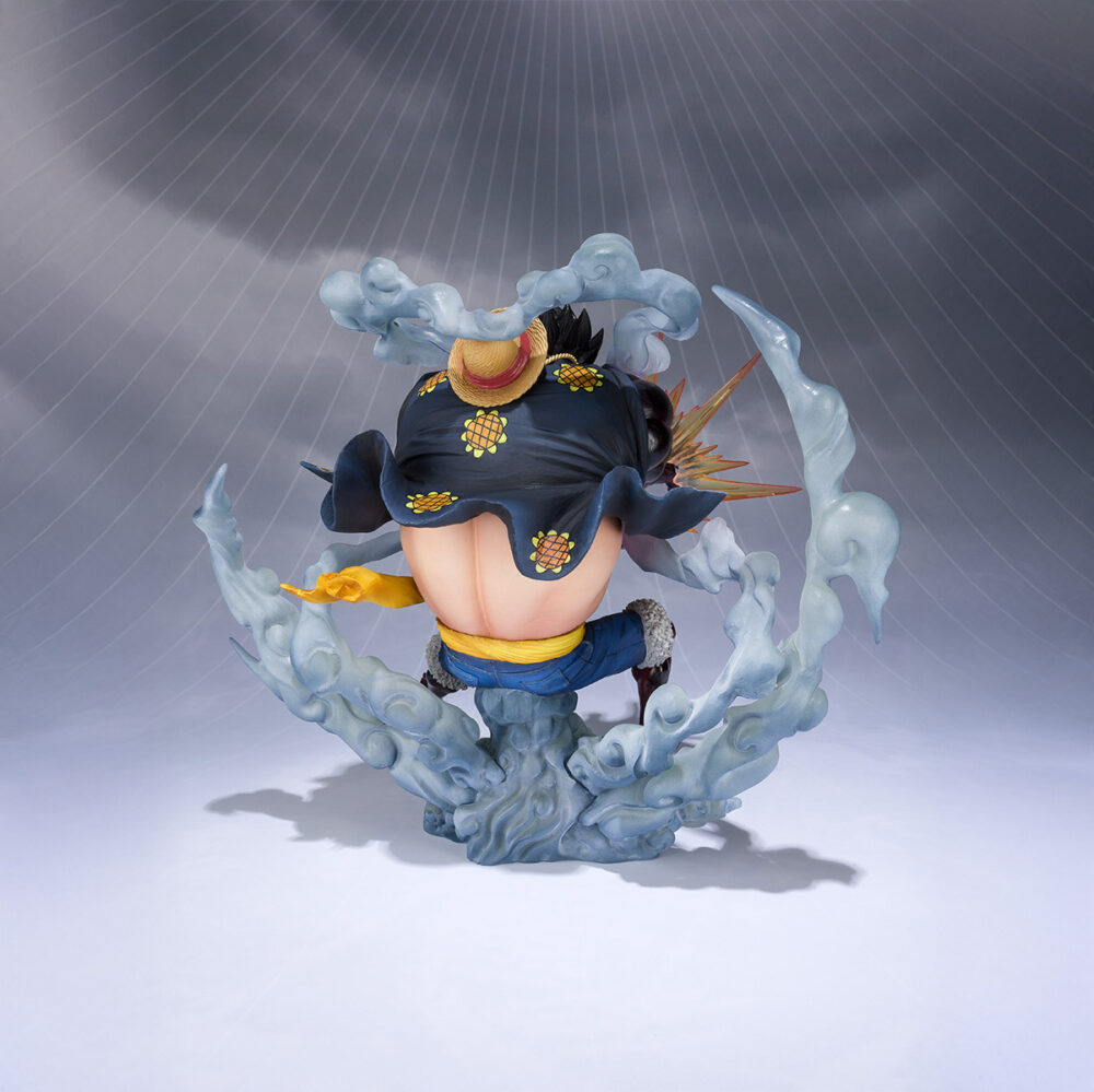 Monkey d luffy gear 4 leo bazooka one piece figuarts zero. Tamashii nations vuelve a presentar en su colección figuarts zero esta figura estática de monkey d. Luffy en su poderosa transformación gear 4, ejecutando el ataque leo bazooka. Inspirada en el personaje de la serie "one piece", la figura mide aproximadamente 18 cm y está fabricada en pvc. Presenta una pose de gran dinamismo con expresión feroz, colores intensos y piezas translúcidas que recrean el vapor y la fuerza del ataque. Se muestra en una base con efectos especiales. Unidades limitadas.