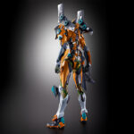 EVA UNIT 00 / UNIT 00 MODIFIED WITH THE SPEAR OF GAIUS EVANGELION METAL BUILD. Para celebrar el 30.° aniversario de la serie Evangelion , Bandai Spirits presenta una edición especial METAL BUILD EVA Unit 00 / Unit 00 Modified , completa con la icónica Lanza de Longinus y una base de exhibición conmemorativa. Este set de figuras premium incluye la Unidad EVA 00, fielmente elaborada con detalles intrincados y articulación dinámica. Incluye una Lanza de Longino recién esculpida, de aproximadamente 380 mm de longitud, mejorada con piezas transparentes y pintura metálica para un acabado de lujo. El set también incluye una base de exhibición negra personalizada, adornada con el logo del 30.º aniversario en lámina holográfica, piezas especiales para sujetar la lanza y articulaciones para poses aéreas. Imprescindible para los coleccionistas de Evangelion, este lanzamiento conmemorativo combina artesanía de alta gama con accesorios exclusivos para crear una pieza central inolvidable.